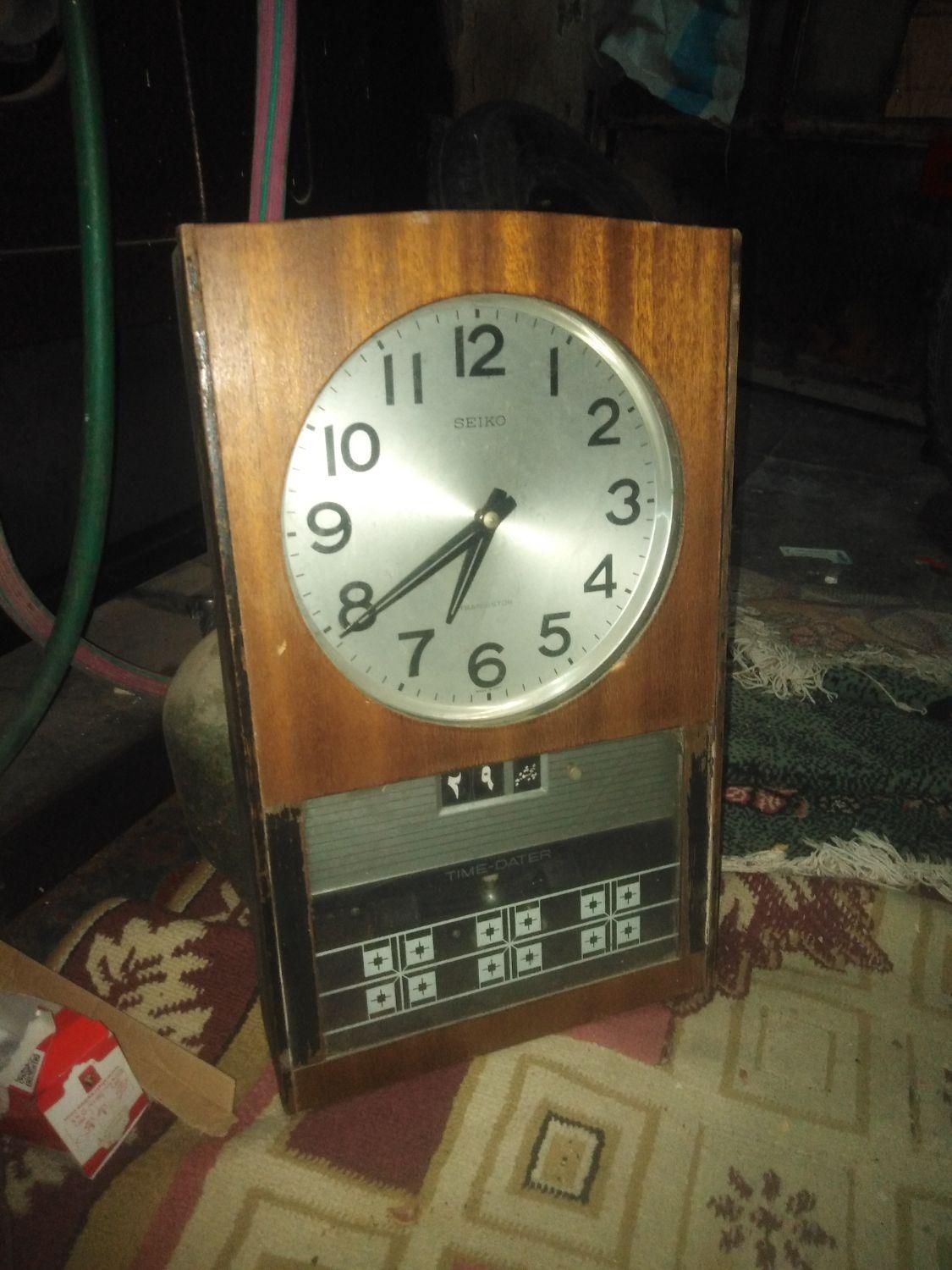 ساعت دیواری عتیقه مربوط به 60 سال پیش|کلکسیون اشیاء عتیقه|بروجرد, |دیوار