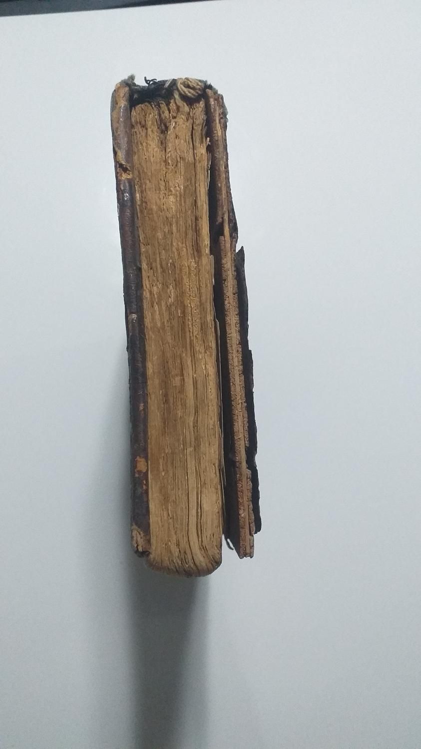 کتاب عتیقه وقدیمی با ارزش|کلکسیون اشیاء عتیقه|قم, بنیاد|دیوار