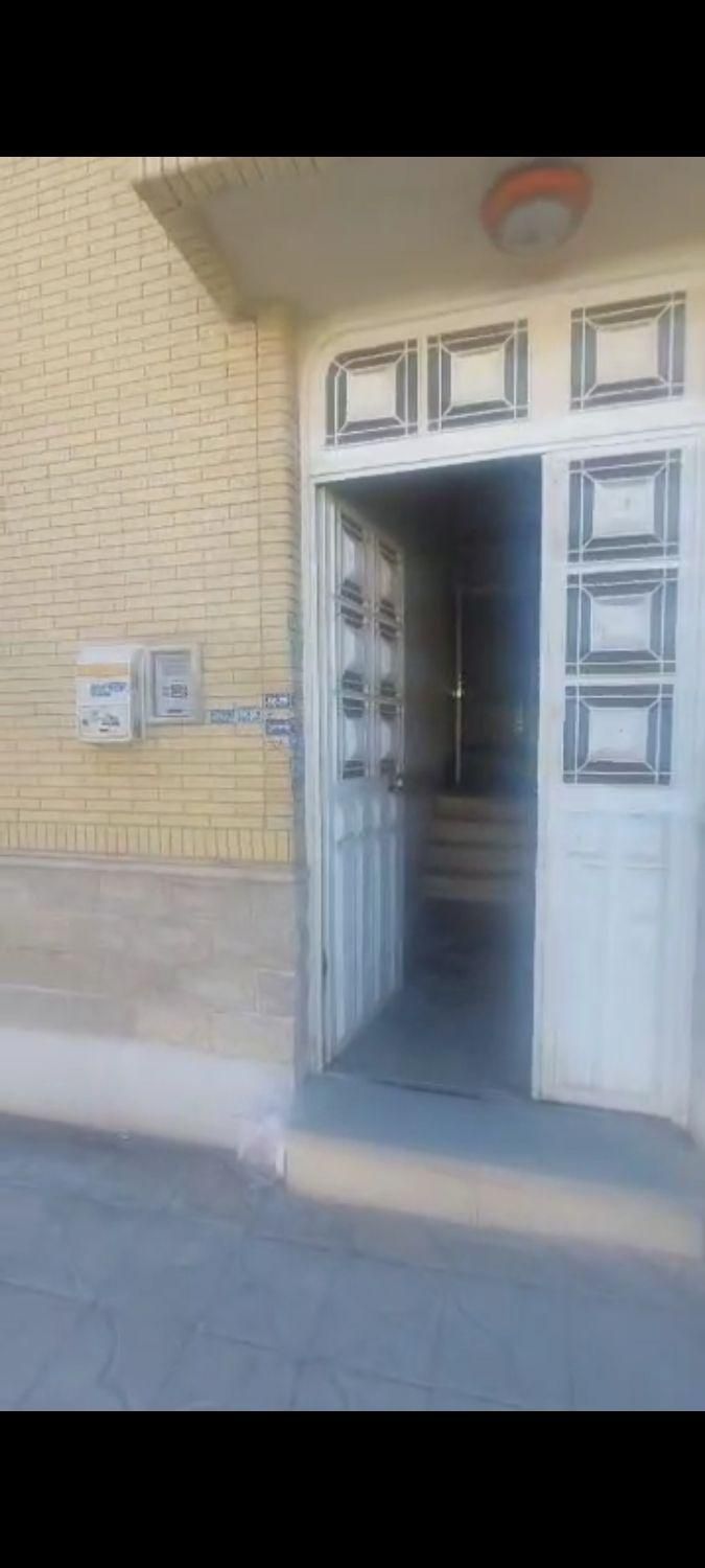 خوابگاه دخترانه دانشگاه آزاد شهرک‌گلستان صدراا|اجارهٔ کوتاه‌مدت آپارتمان و سوئیت|شیراز, شهرک گلستان|دیوار