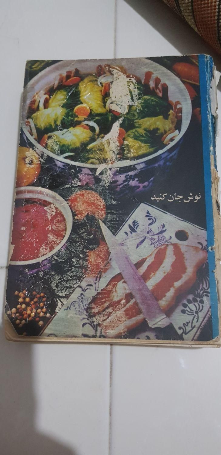 تعدادی کتاب دونه ای ۲۰۰|کتاب و مجله تاریخی|تهران, شهرک آزادی|دیوار