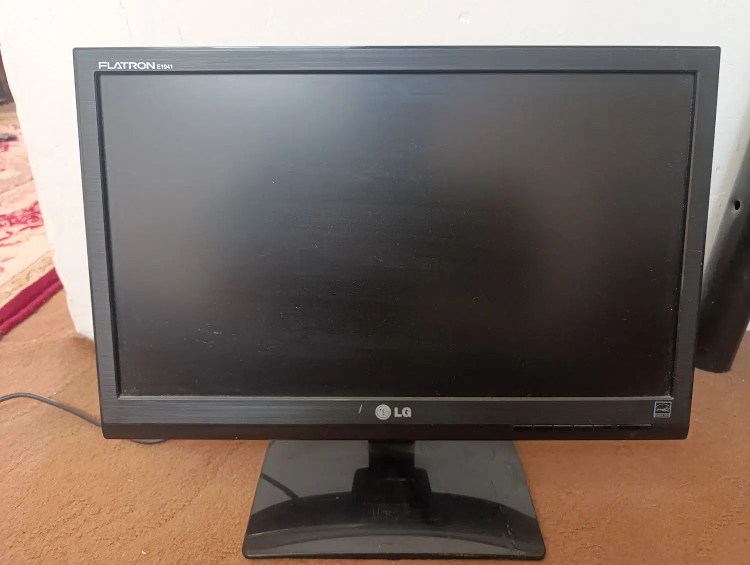 مانیتور ۱۹ اینچی LG|قطعات و لوازم جانبی رایانه|اصفهان, شهشهان|دیوار