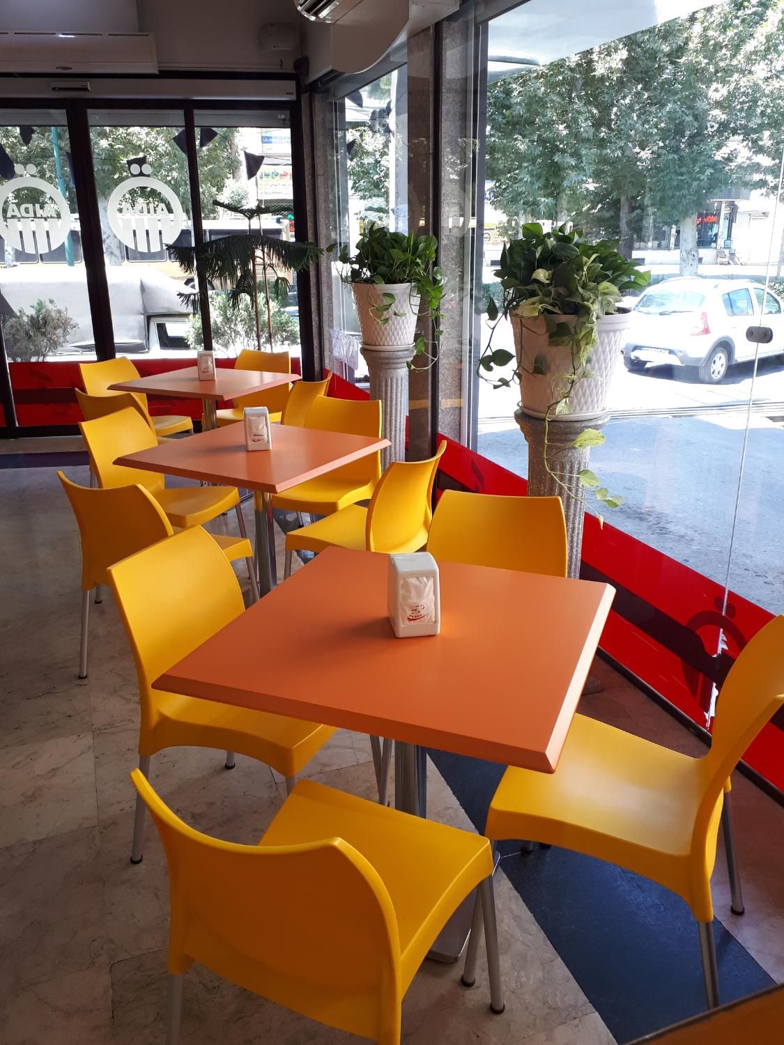 پیک موتوری جهت کار در فست فود آیدا|استخدام خدمات فروشگاه و رستوران|محمدشهر, محمدشهر|دیوار