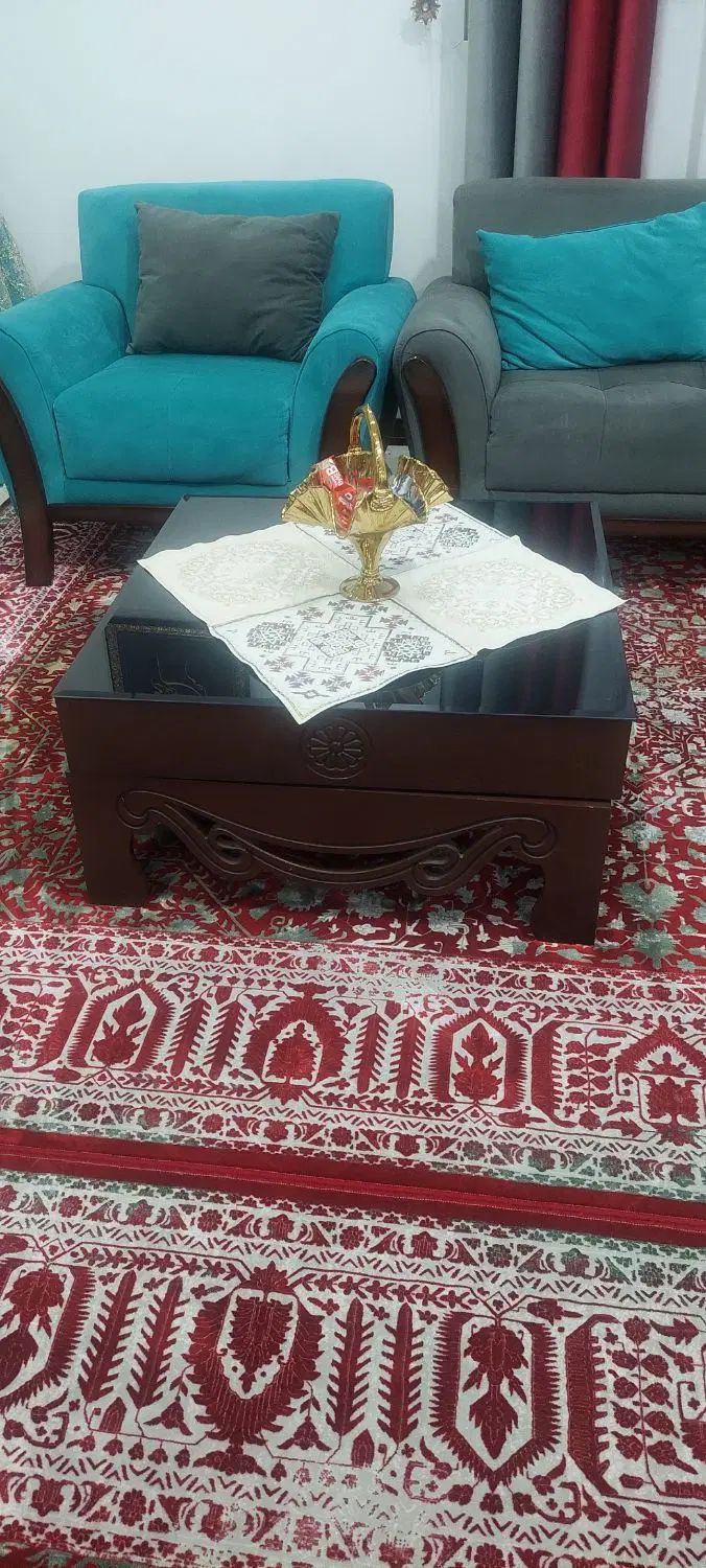 مبلمان۷نفره با ست میزوصندلی۴نفره بسیار تمیز و شیک|مبلمان خانگی و میز عسلی|تهران, شهرک چیتگر|دیوار