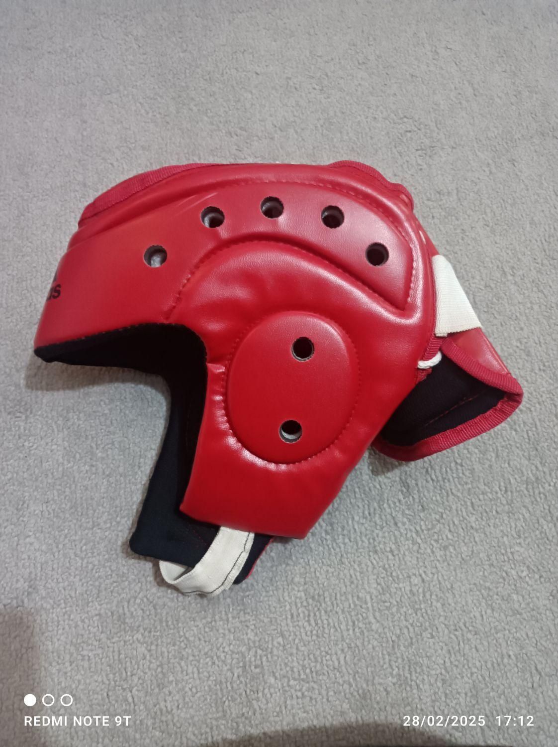 لباسهای تکواندو سایز 2و4|تجهیزات ورزشی|شاهینشهر, گرگاب|دیوار