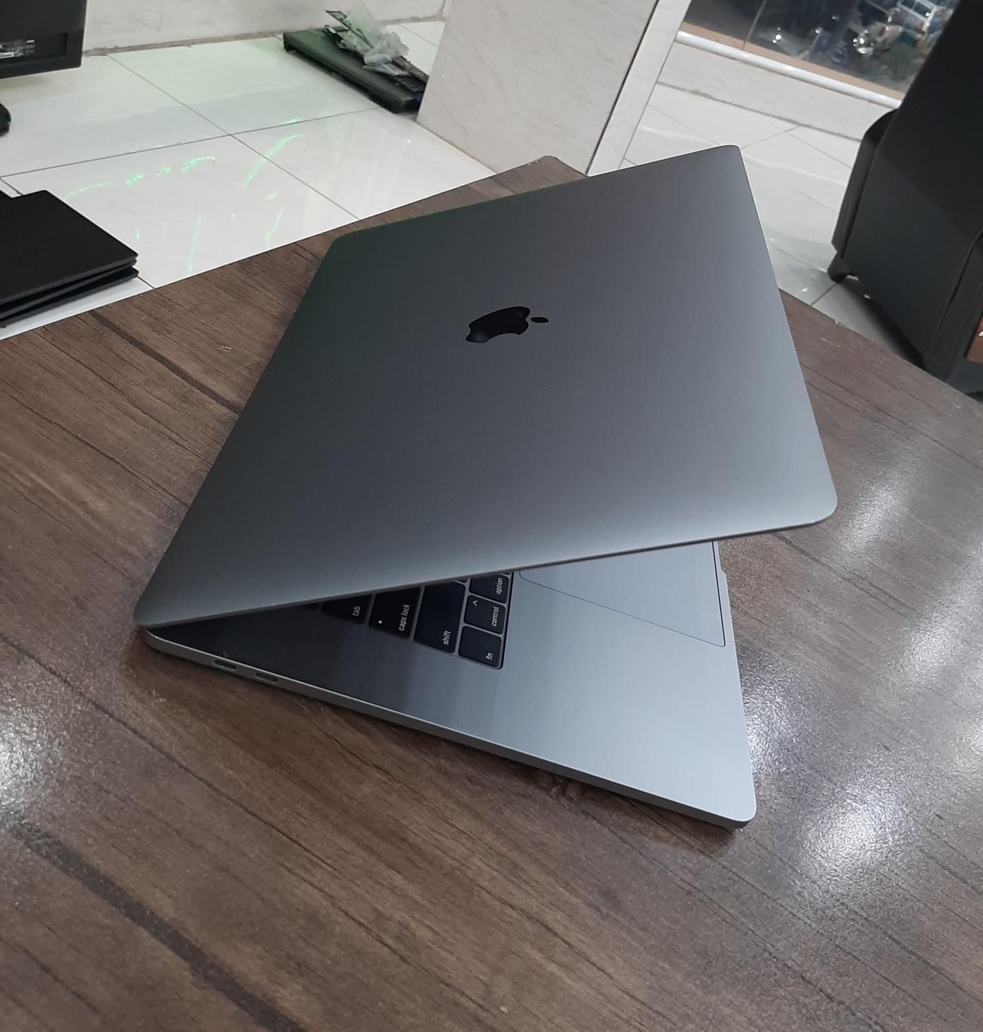 اپل مک بوک پرو Apple MacBook Pro A1990|رایانه همراه|دزفول, |دیوار