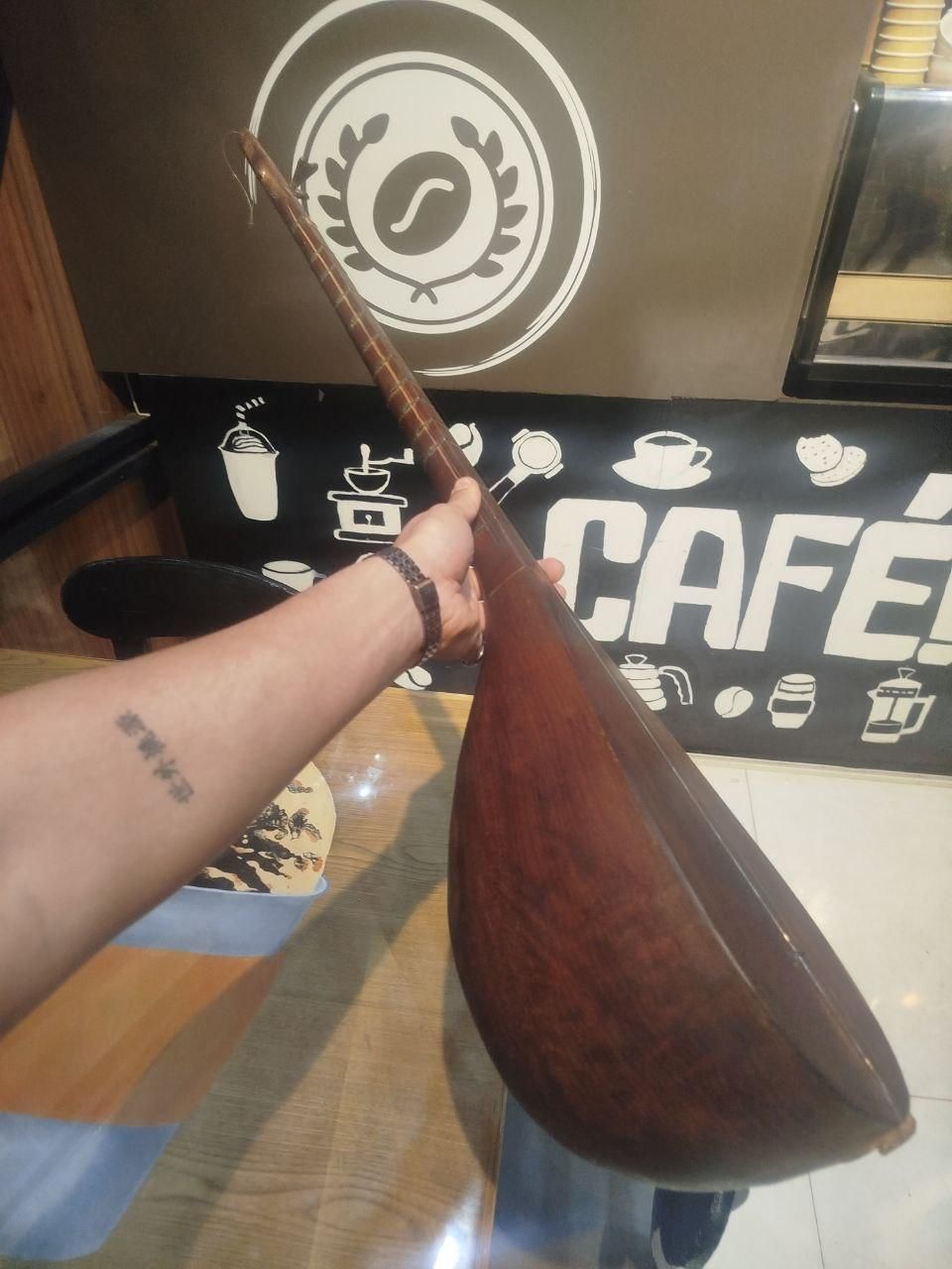 دوتار خراسان شمالی|سازهای سنتی|نیشابور, هفده شهریور|دیوار