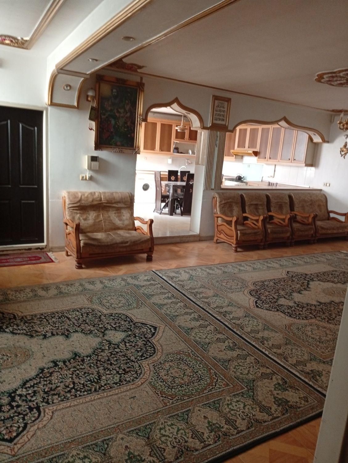 اجاره روزانه مبله مستقل باپارکینگ|اجارهٔ کوتاه‌مدت آپارتمان و سوئیت|کرمان, |دیوار