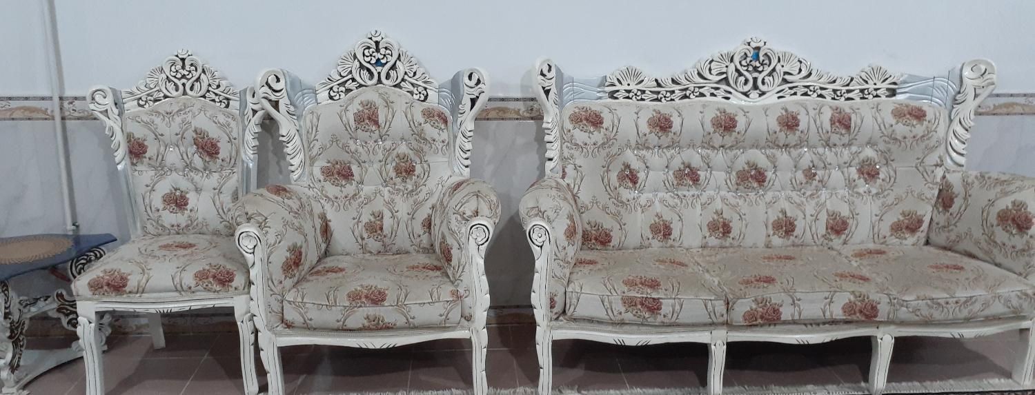 مبل  سلطنتی ۹نفره همراه با دوتا عسلی.شیک و سالم|مبلمان خانگی و میز عسلی|هرسین, |دیوار