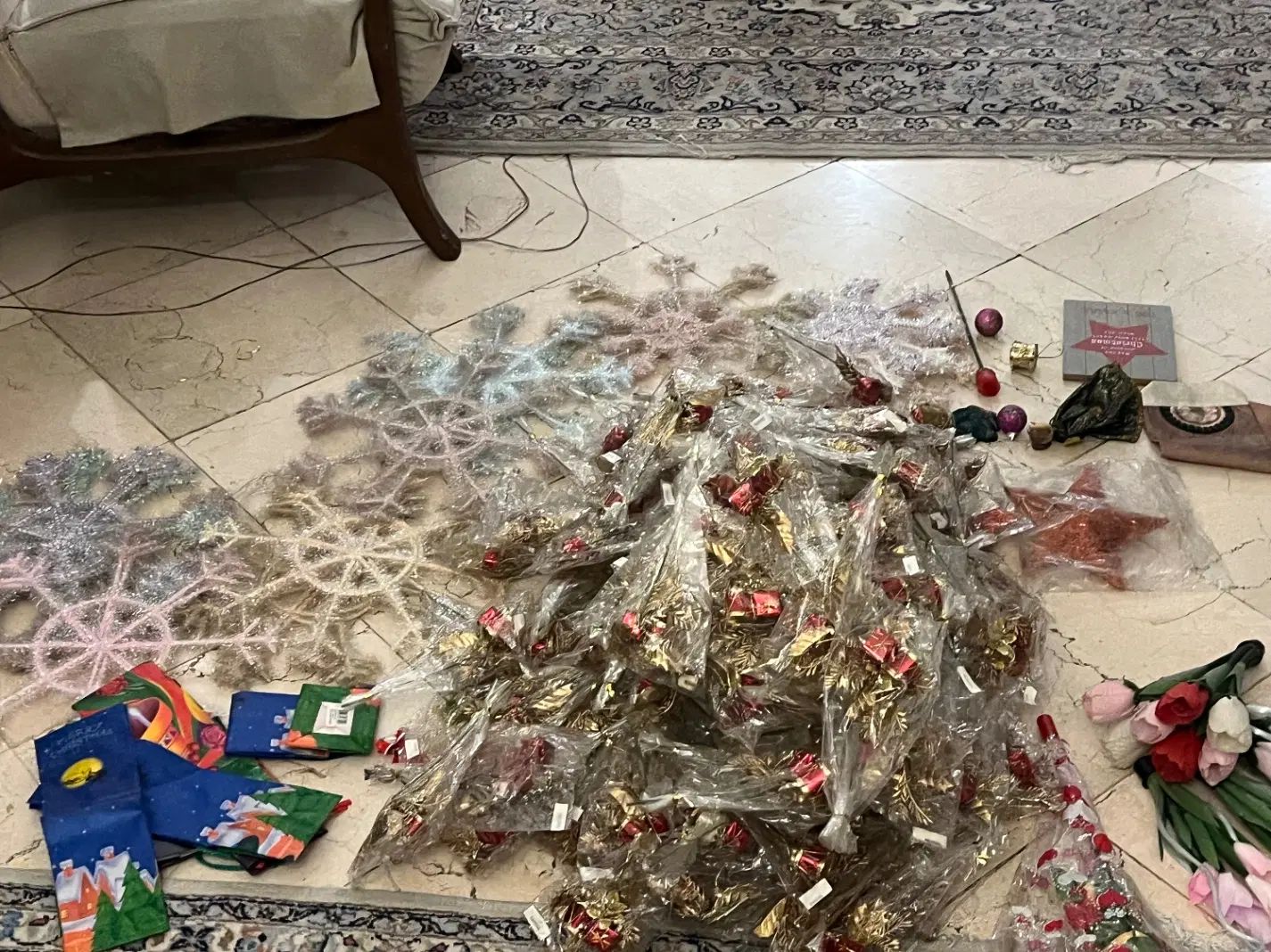 وسایل کریسمس کلی هست از المان اومده دونه ای ۳۰ ۵۰|مجسمه، تندیس، ماکت|تهران, پاسداران|دیوار