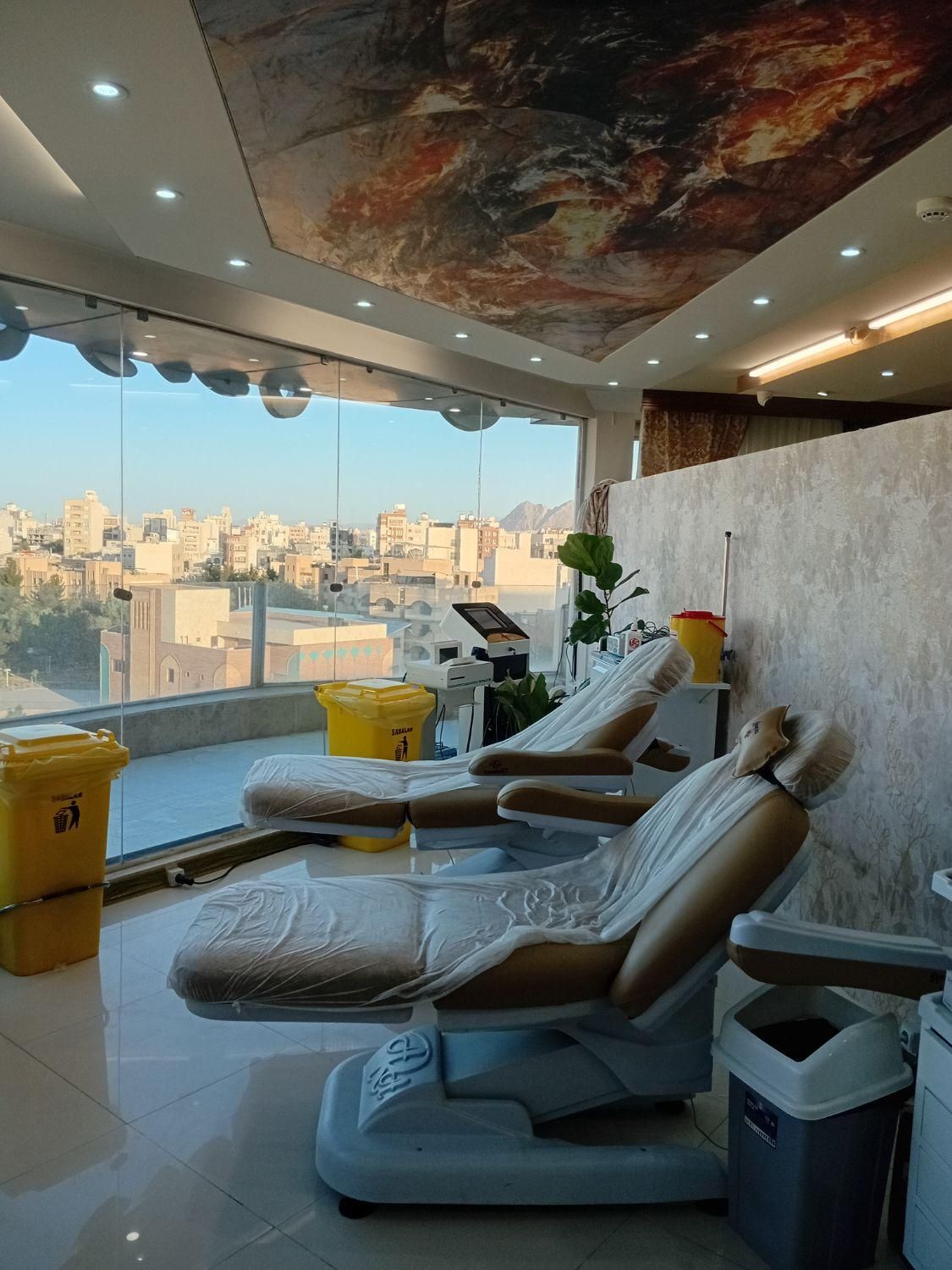 واگذاری کلینیک زیبایی پوست و مو و لیزر|اجارهٔ دفتر کار، اتاق اداری، مطب|قم, بلوار امین و ساحلی|دیوار