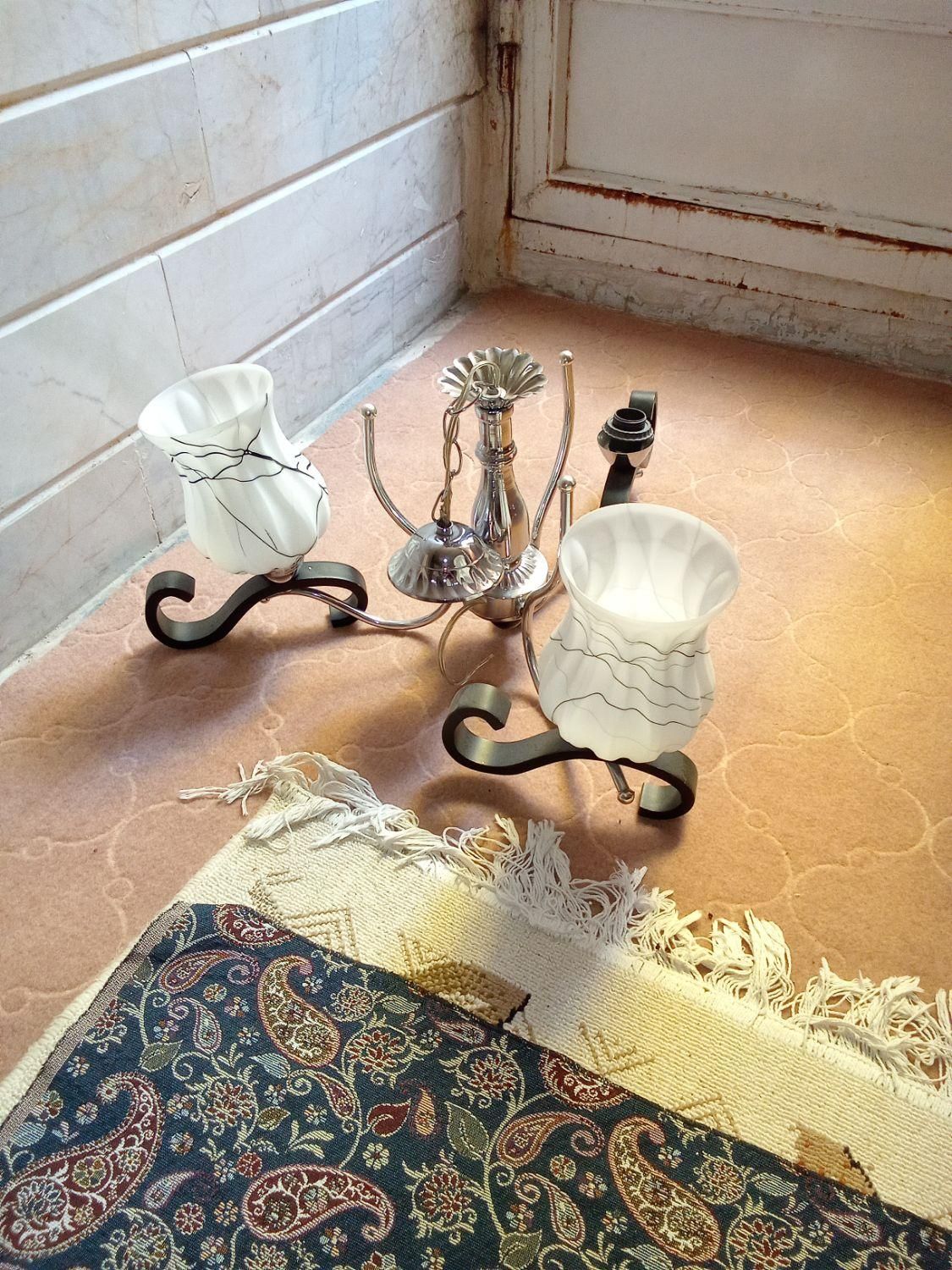 لوستر سه شاخه|لوستر و چراغ آویز|قم, تولید دارو و یخچال|دیوار