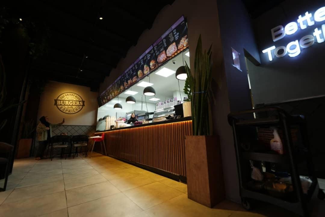 نیروی کار برای کافه فست فود|استخدام خدمات فروشگاه و رستوران|تهران, تهرانپارس غربی|دیوار