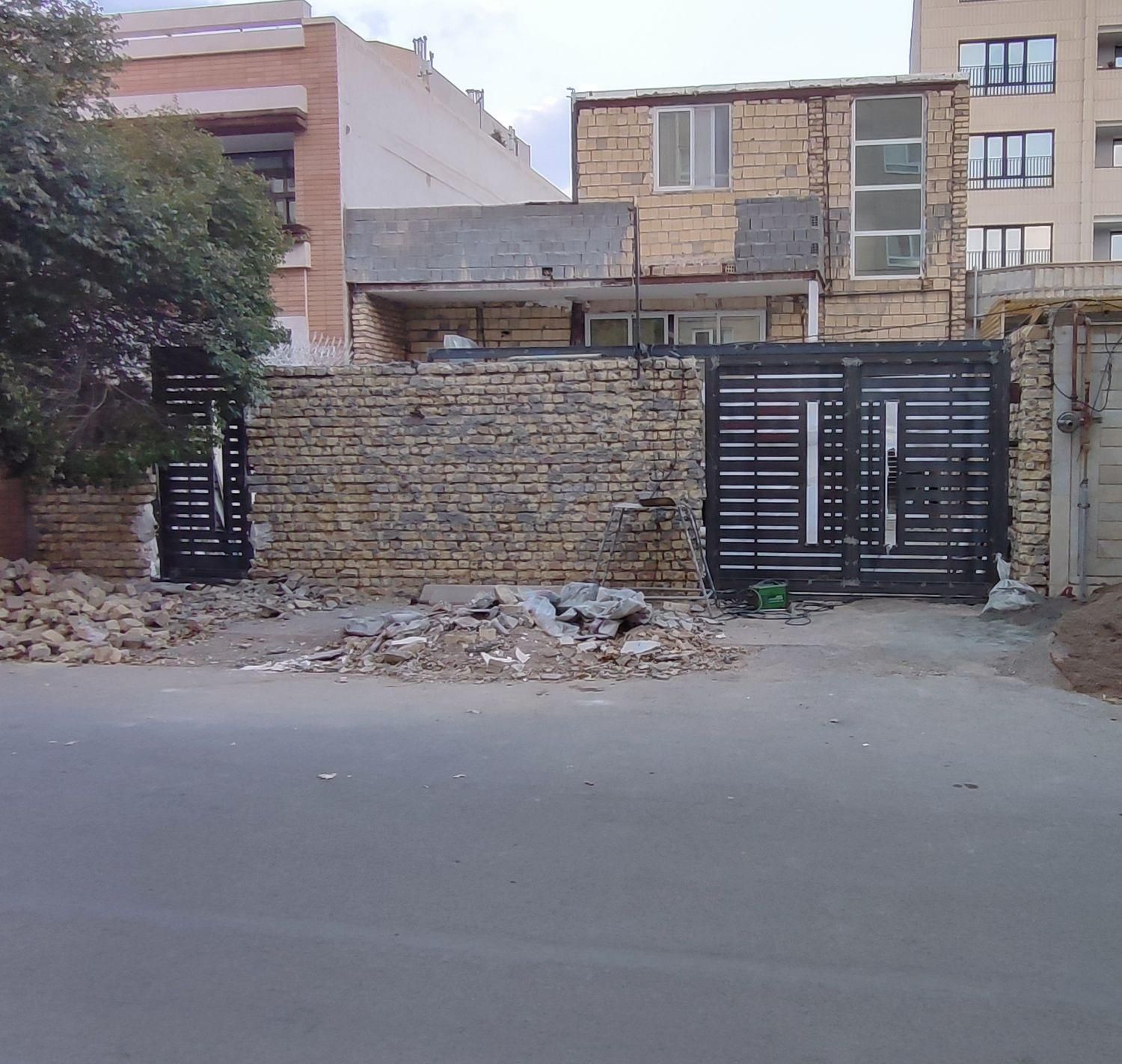 آهنگری و جوشکاری درب و پنجره تاج شاهین شهر|خدمات پیشه و مهارت|شاهین‌شهر, شهرک صنعتی|دیوار