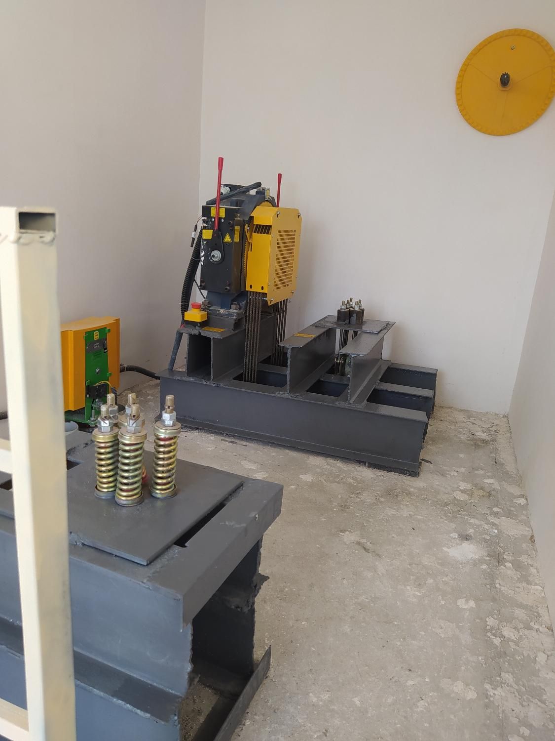 نصب، تعمیر ، نگه داری ، تهیه انواع قطعات آسانسور|خدمات پیشه و مهارت|تبریز, |دیوار