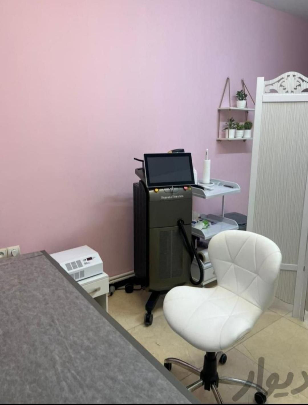 مرکز لیزر و زیبایی دکتر فروغ احمدی پور|خدمات آرایشگری و زیبایی|پردیس, فاز ۴|دیوار