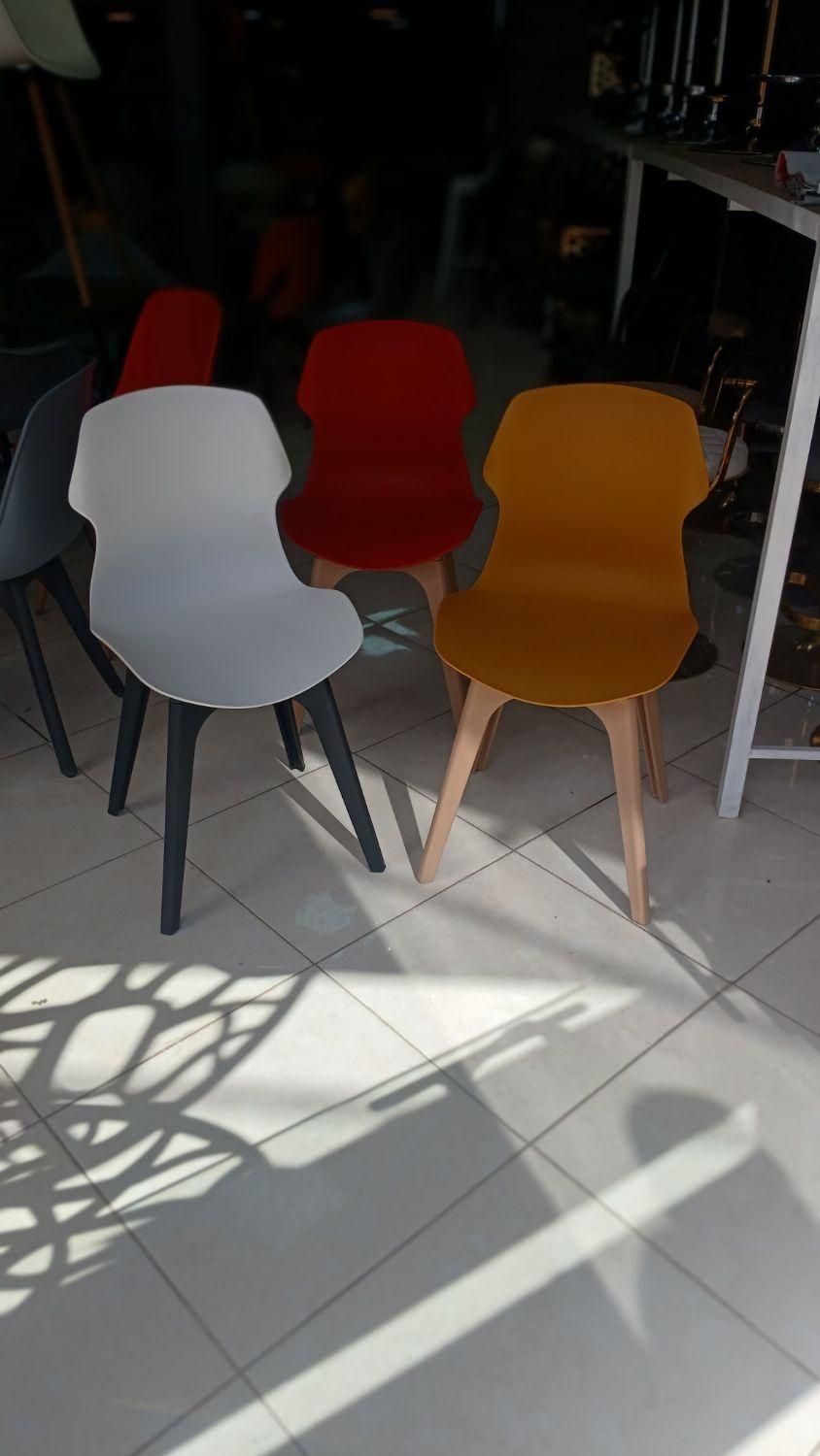 صندلی کافه  پلاستیکی    mamad*کرج جاده قزلحصار*|میز و صندلی غذاخوری|کرج, شهرک سهرابیه|دیوار