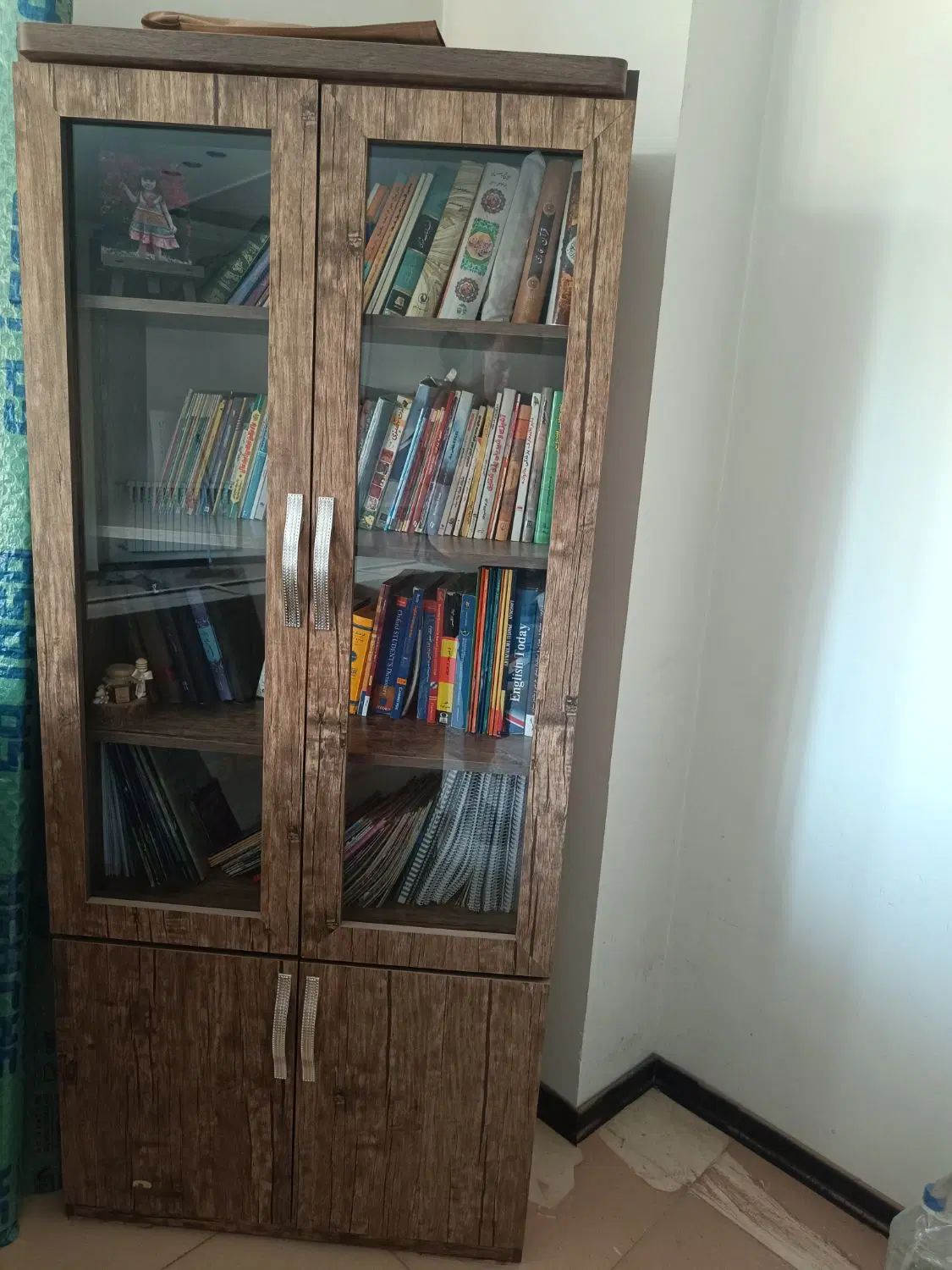 کتابخانه|کتابخانه، شلف، قفسه‌های دیواری|کرج, دهقان ویلا|دیوار