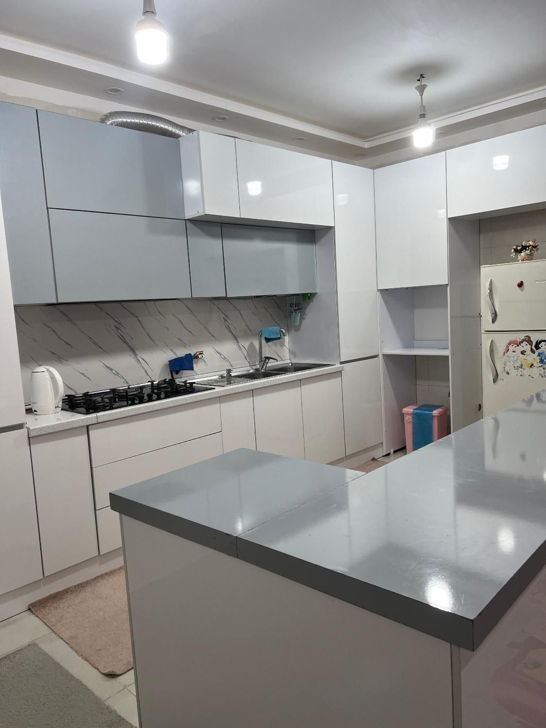 منزل ویلایی دوخوابه و سالن بزرگ/طبقه همکف|اجارهٔ کوتاه‌مدت آپارتمان و سوئیت|بندر گناوه, |دیوار