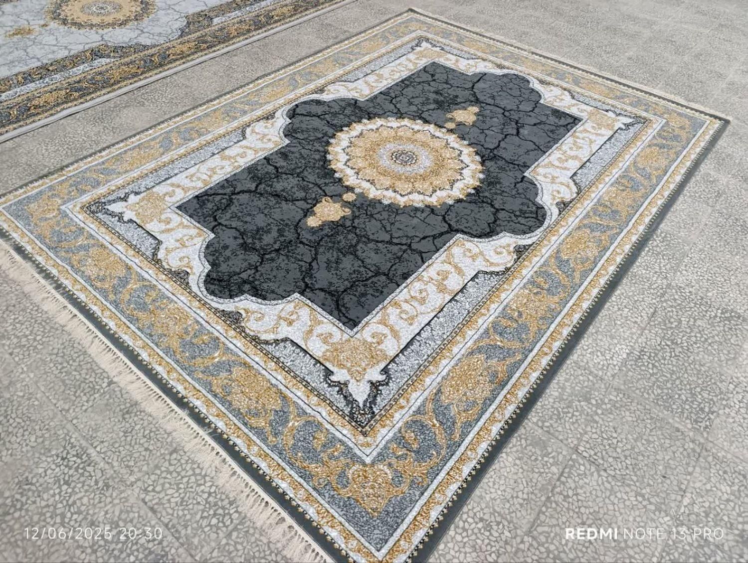 فرش خانه کاشانه|فرش|بناب, |دیوار