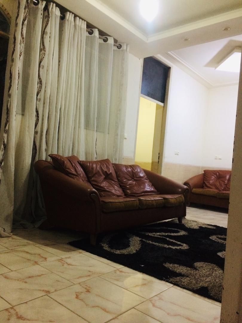 منزل مبله واحد مبله|اجارهٔ کوتاه‌مدت آپارتمان و سوئیت|شیراز, تحویلی|دیوار