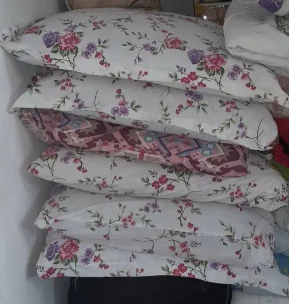 تعداد6تشک.12عددمتکا.سالم کارکرده.کرد امیر|حراج|شهریار, کرد امیر|دیوار