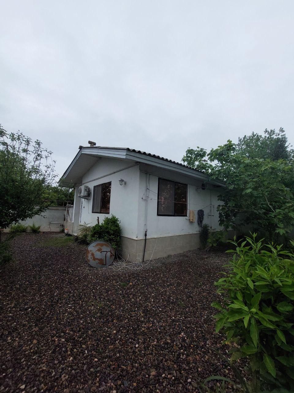 خانه ویلایی نقلی با حیاطی سرسبزو درختان میوه|فروش خانه و ویلا|چاف و چمخاله, |دیوار