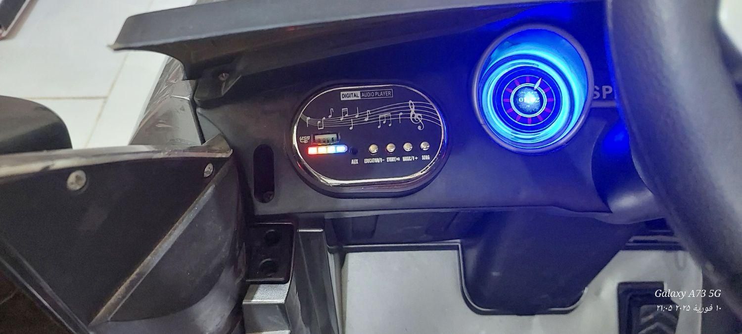 ماشین شارژی بی ام و متالیک|اسباب و اثاث بچه|شاهین‌شهر, طالقانی|دیوار