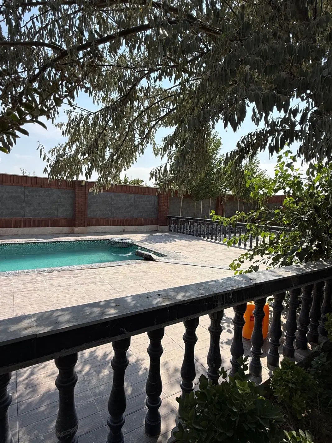 ۵۰۰ متر باغچه چهاردیوار با بنا قدیمی/زیرقیمت|فروش زمین و ملک کلنگی|کرج, برغان|دیوار