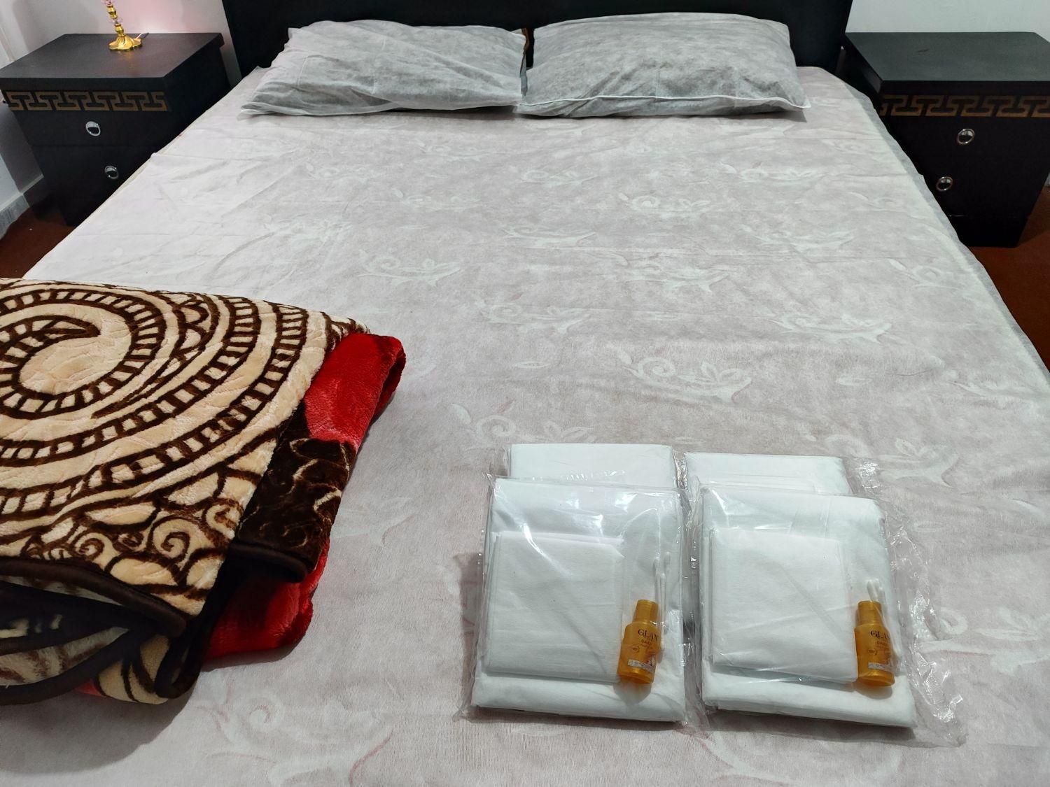 سویت پارکینگ دار هتل اقامتگاه کاج|اجارهٔ کوتاه‌مدت آپارتمان و سوئیت|سنندج, |دیوار