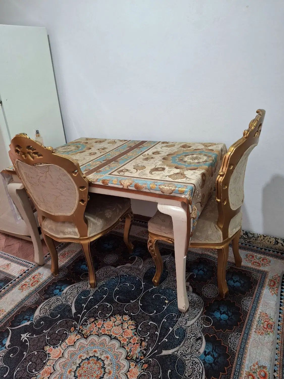 میزنهار‌خوری‌با‌صندلی‌۳نفره‌همراه‌مبل‌میزعسلی|میز و صندلی غذاخوری|سلمان‌شهر, |دیوار