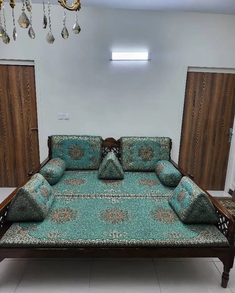 تخت سنتی|مبلمان خانگی و میز عسلی|کرج, عظیمیه|دیوار