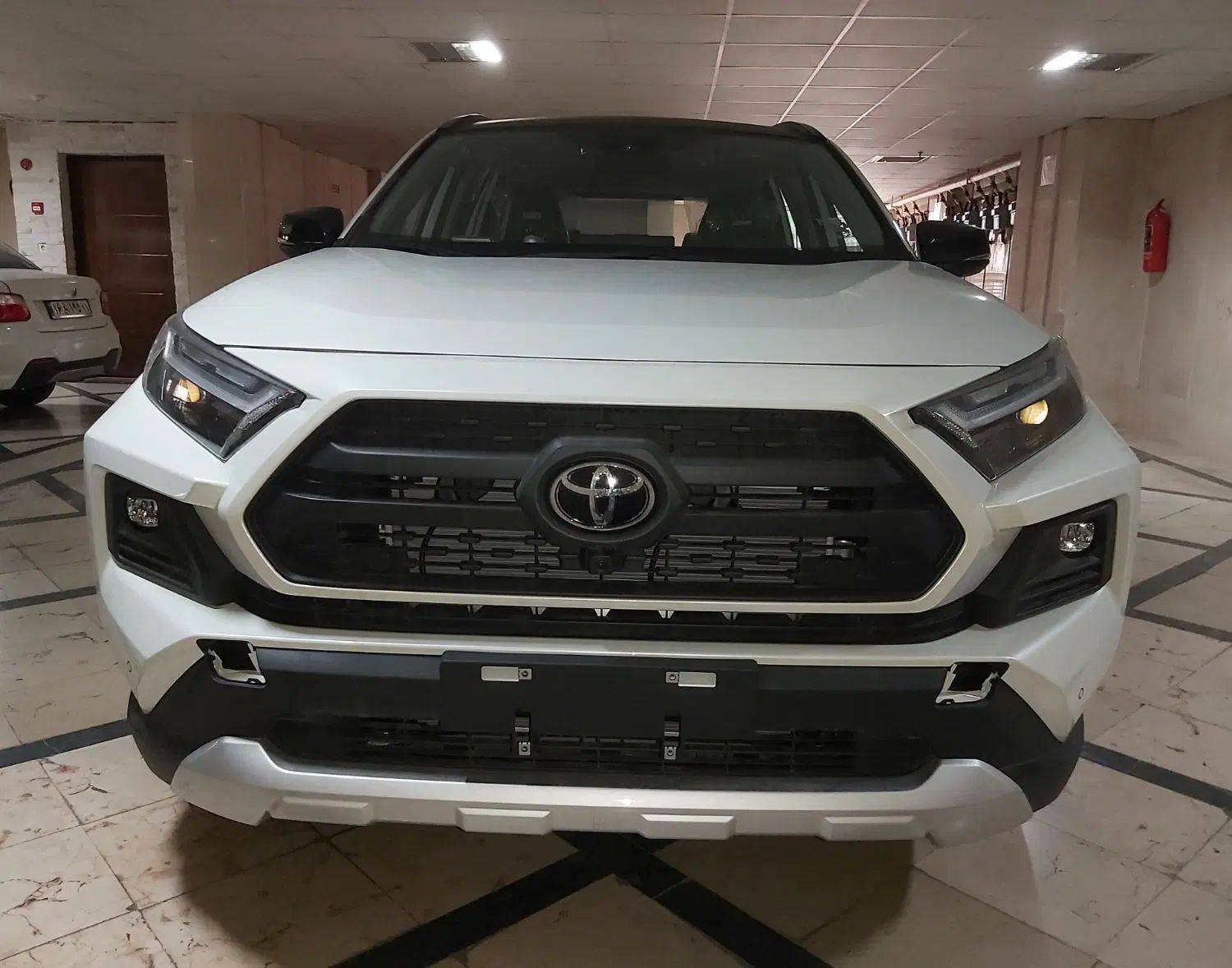 تویوتا RAV4 راوفور ادونچر 2 لیتری 2 دیفرانسیل|خودرو سواری و وانت|تهران, خواجه نصیر طوسی|دیوار