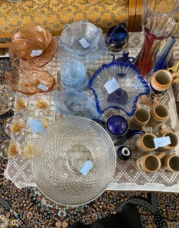 کریستال های قدیمی|ظروف سرو و پذیرایی|رشت, چله خانه|دیوار