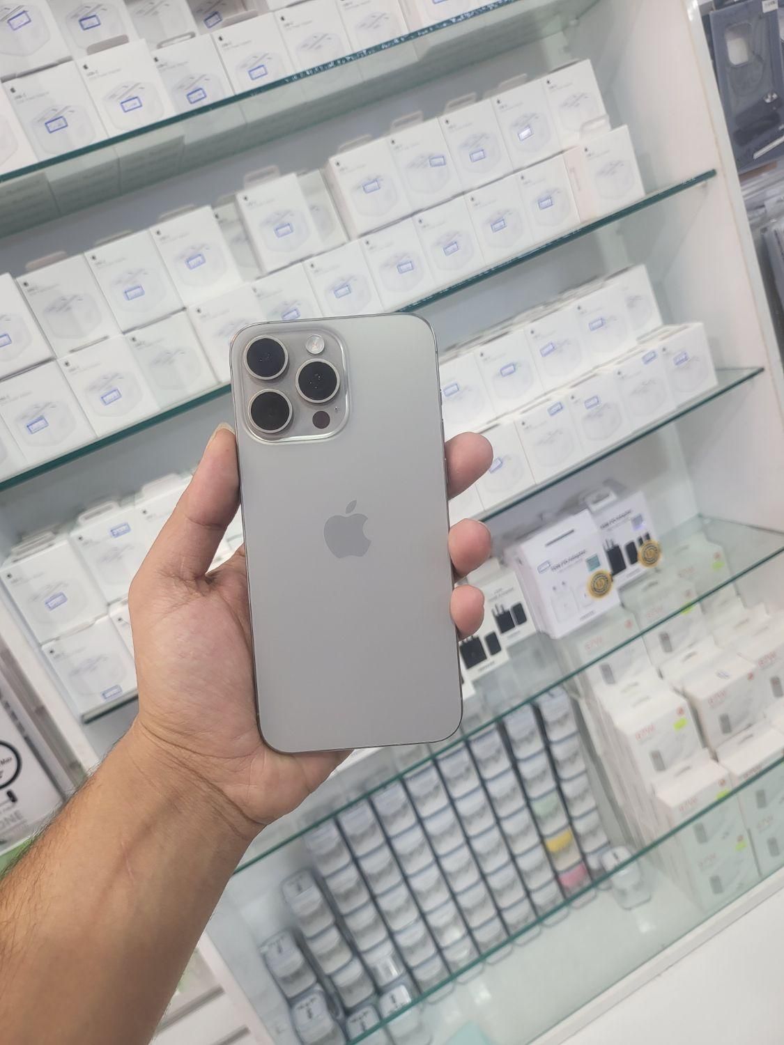 اپل iPhone 15 Pro Max با حافظهٔ ۲۵۶ گیگابایت|موبایل|اسلام‌شهر, |دیوار