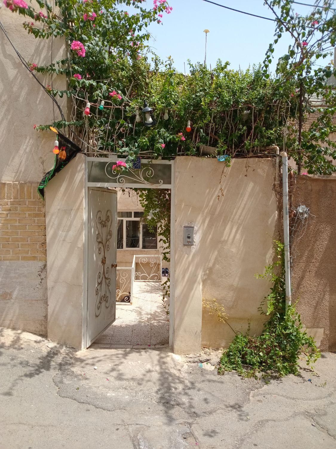 خانه دوبر،۴۵ متری عماریاسر ،ک ۵تک برگ ۶دانگ|فروش خانه و ویلا|قم, لبچال|دیوار