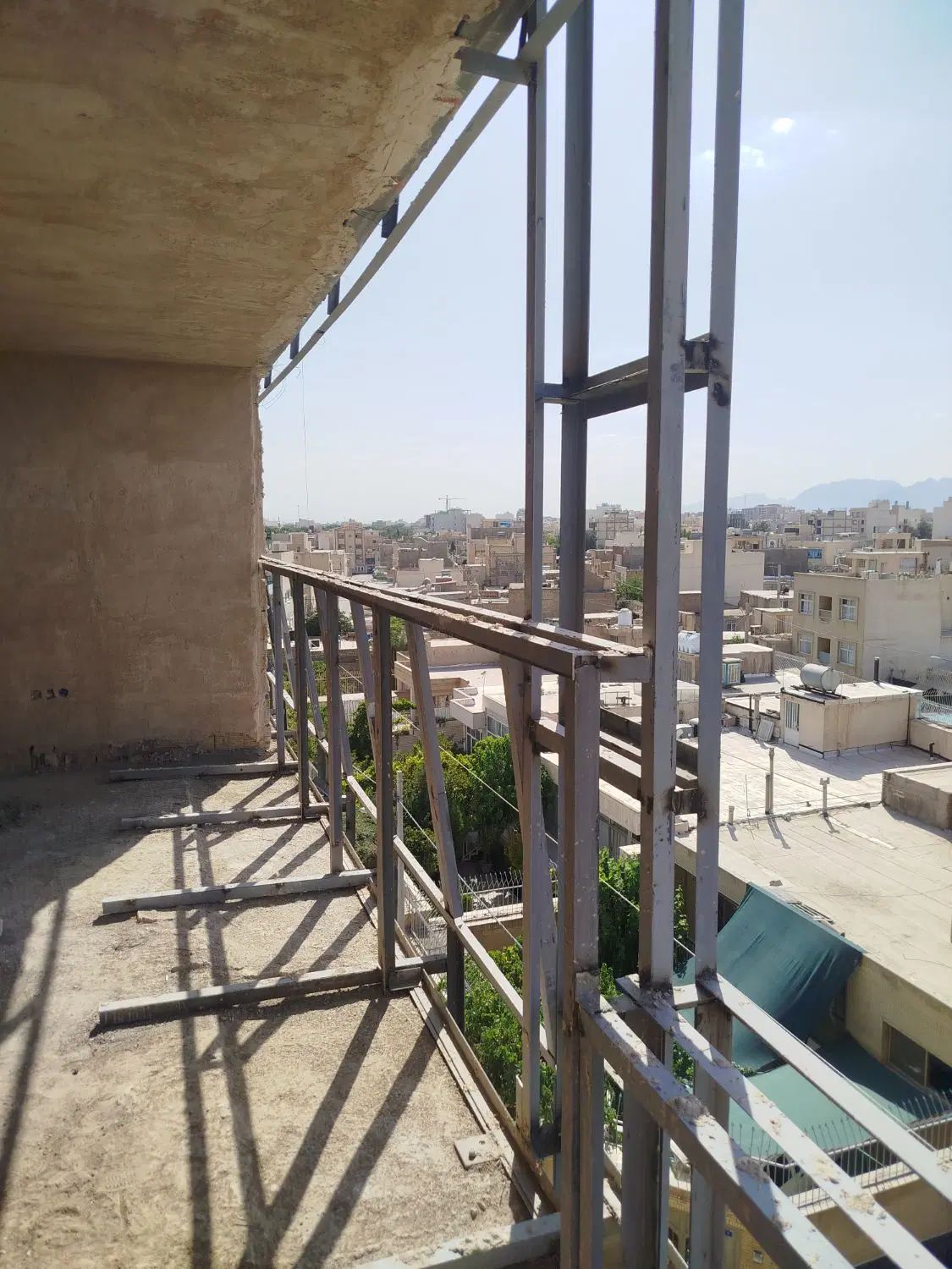 استخدام استاد کار جوشکار  و شاگرد فنی|استخدام معماری، عمران و ساختمانی|اصفهان, بهارستان|دیوار