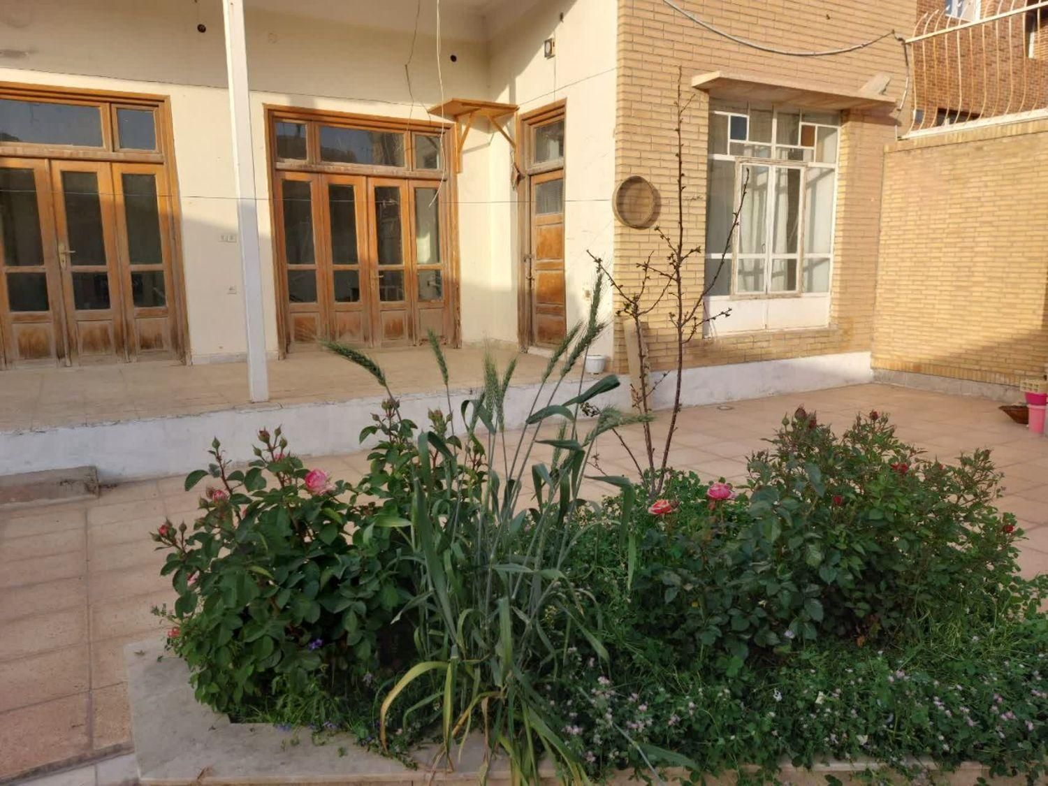 خانه سنتی و زیبا/پیربکران|فروش خانه و ویلا|اصفهان, کوی امیریه|دیوار