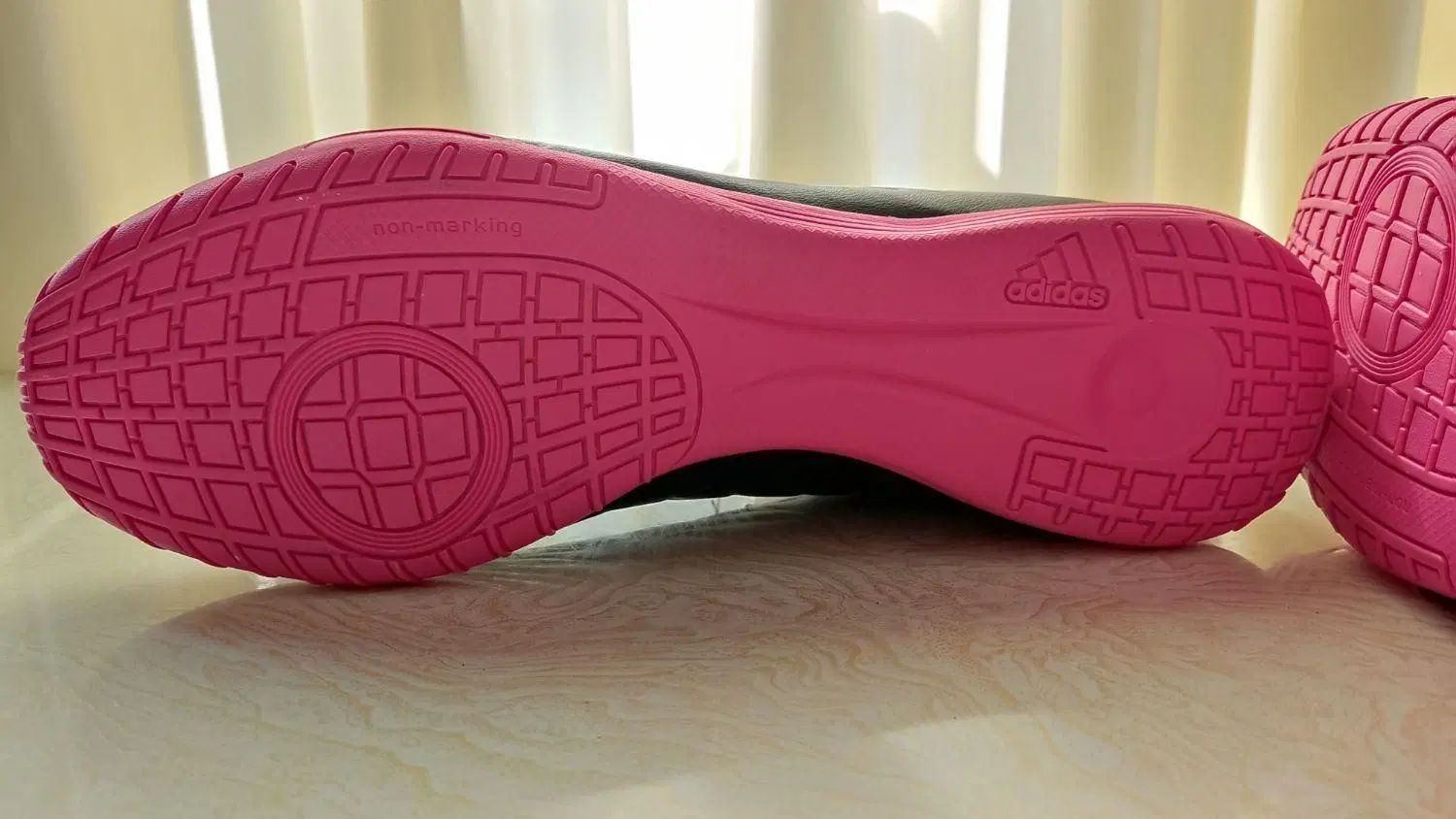 کفش فوتسال آدیداس Adidas اصل خریداری شده از کانادا|کیف، کفش، کمربند|تهران, بهاران|دیوار