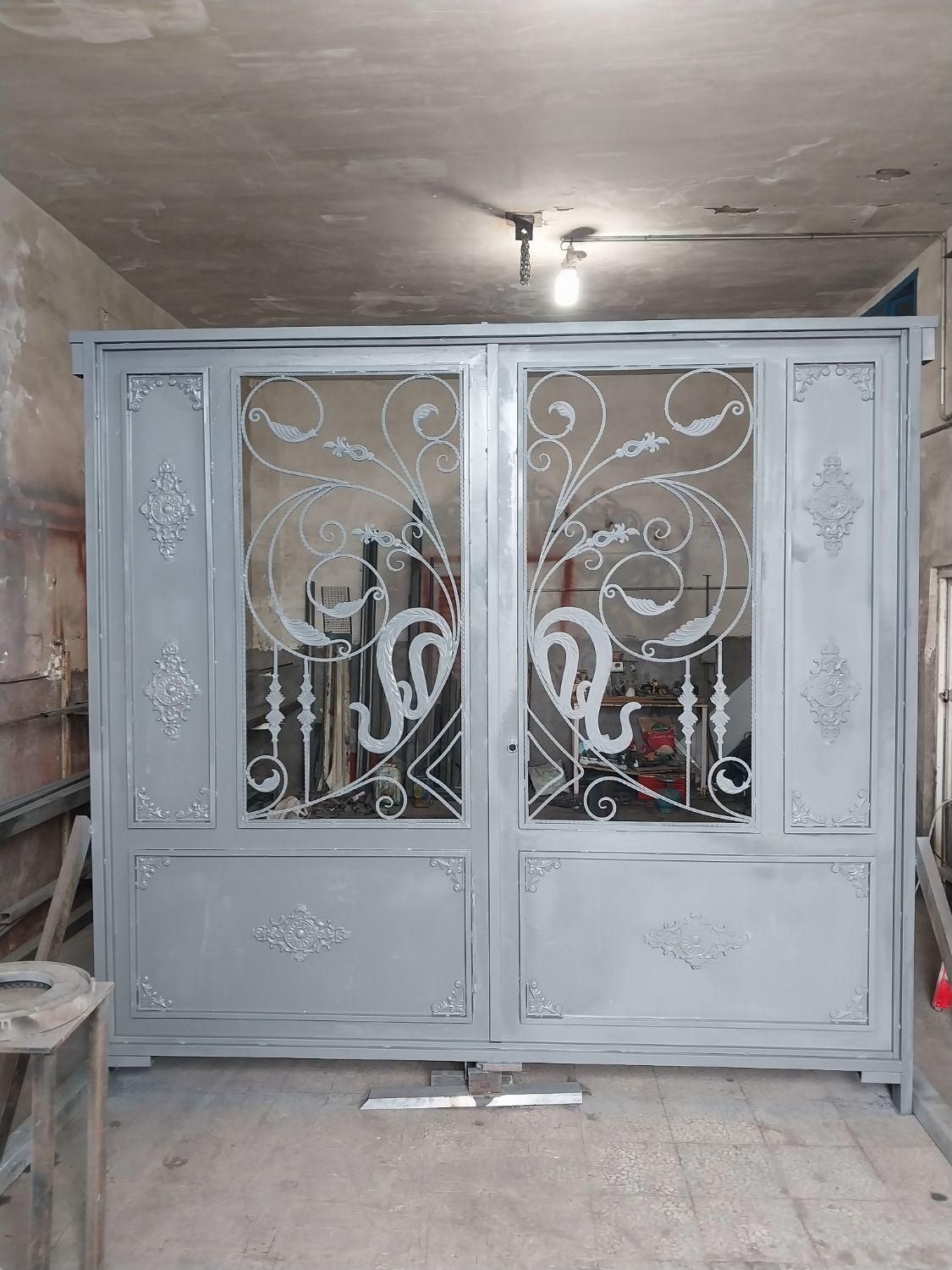 جوشکاری و درب و پنجره سازی|خدمات پیشه و مهارت|کاشان, شهرک ۲۲ بهمن|دیوار