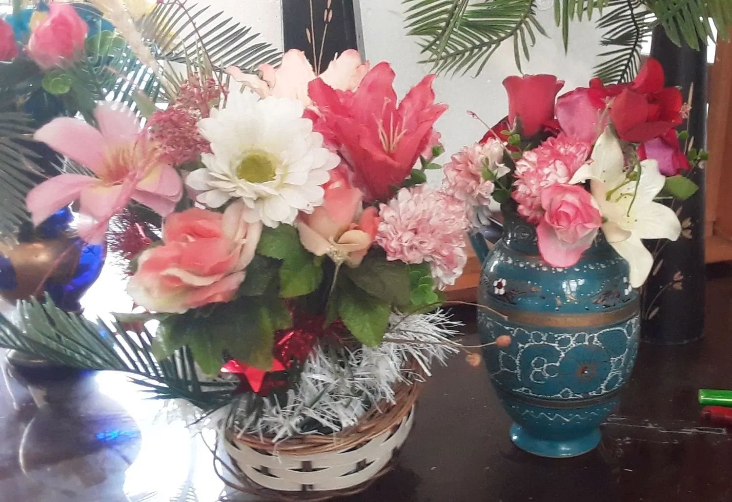 فروش یکجای ۶ استند و گلدان پر از گل زیبای مصنوعی|گل مصنوعی|تهران, قیام|دیوار