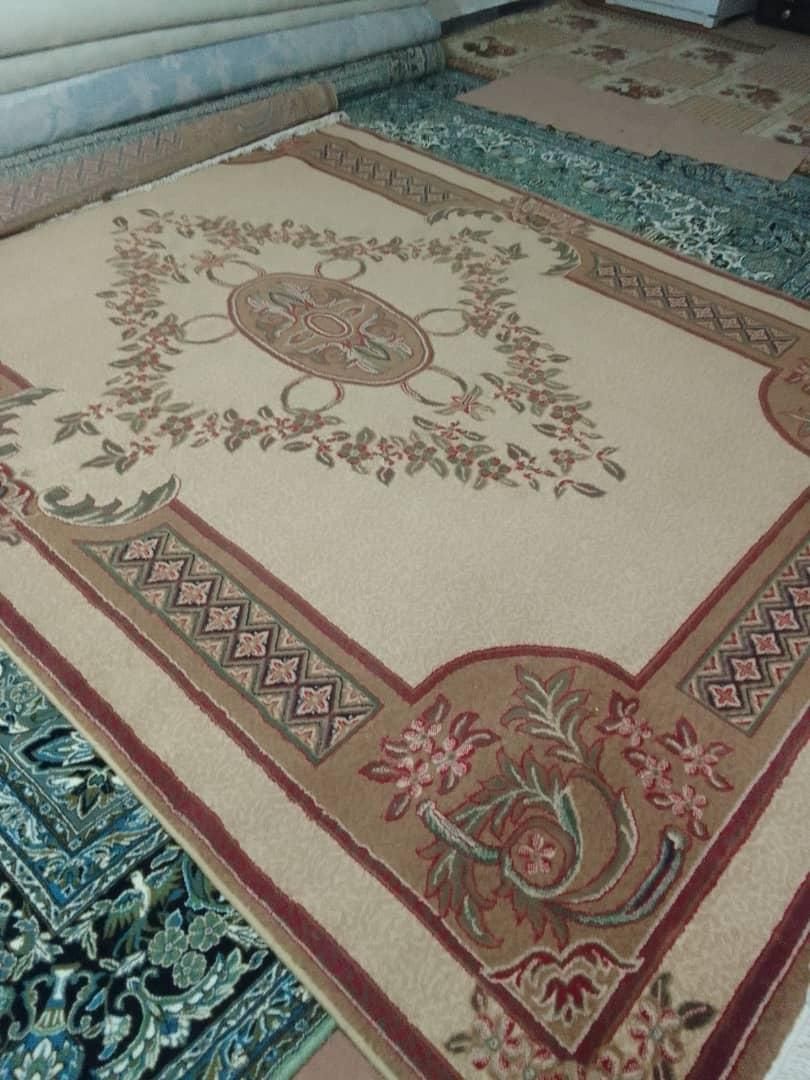 یک عدد قالی ۹متری ۱۵۰۰شانه و یک عدد راهرویی|فرش|چمران, |دیوار