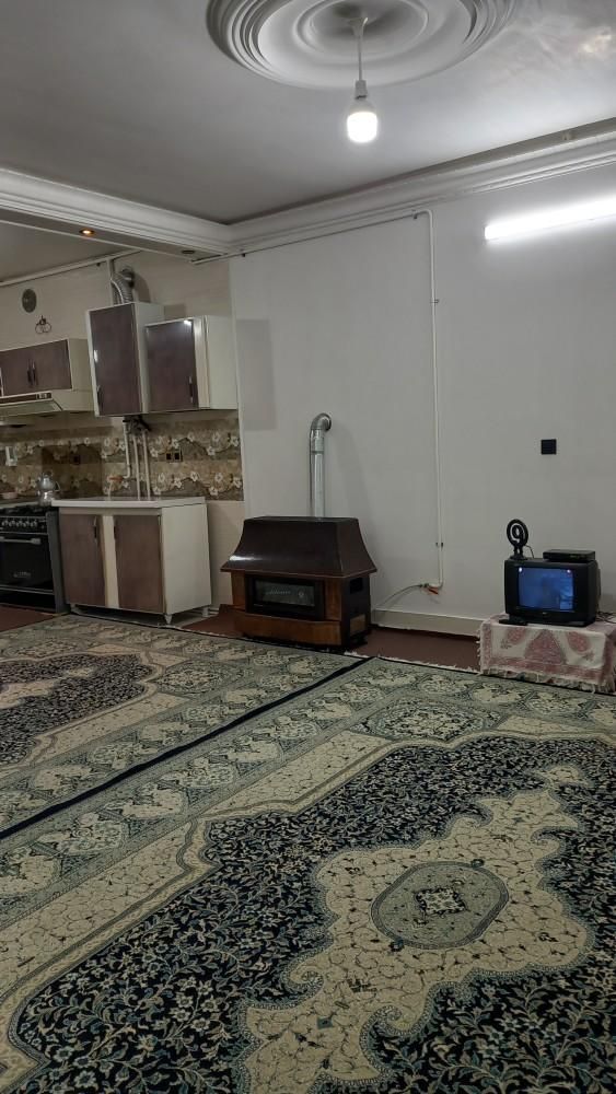 اجاره سوئیت همراه با پارکینگ برای مسافران محترم|اجارهٔ کوتاهمدت آپارتمان و سوئیت|خرمآباد, |دیوار