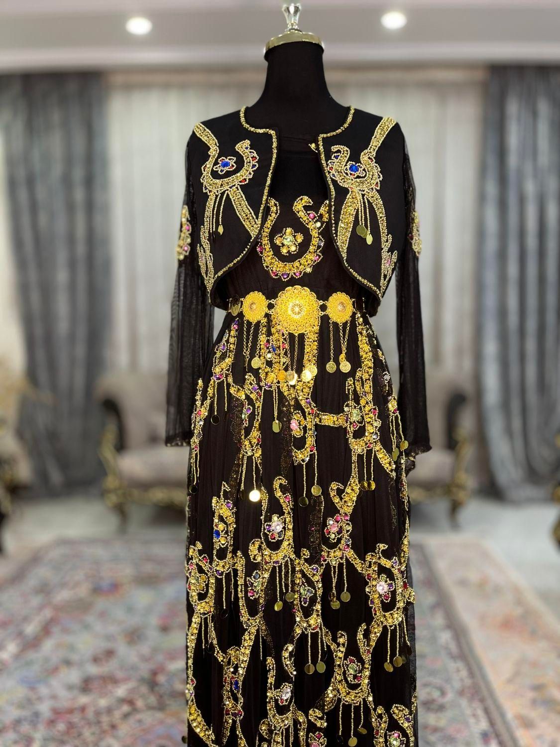 لباس های مجلل و فاخر|لباس|شهریار, شهریار|دیوار