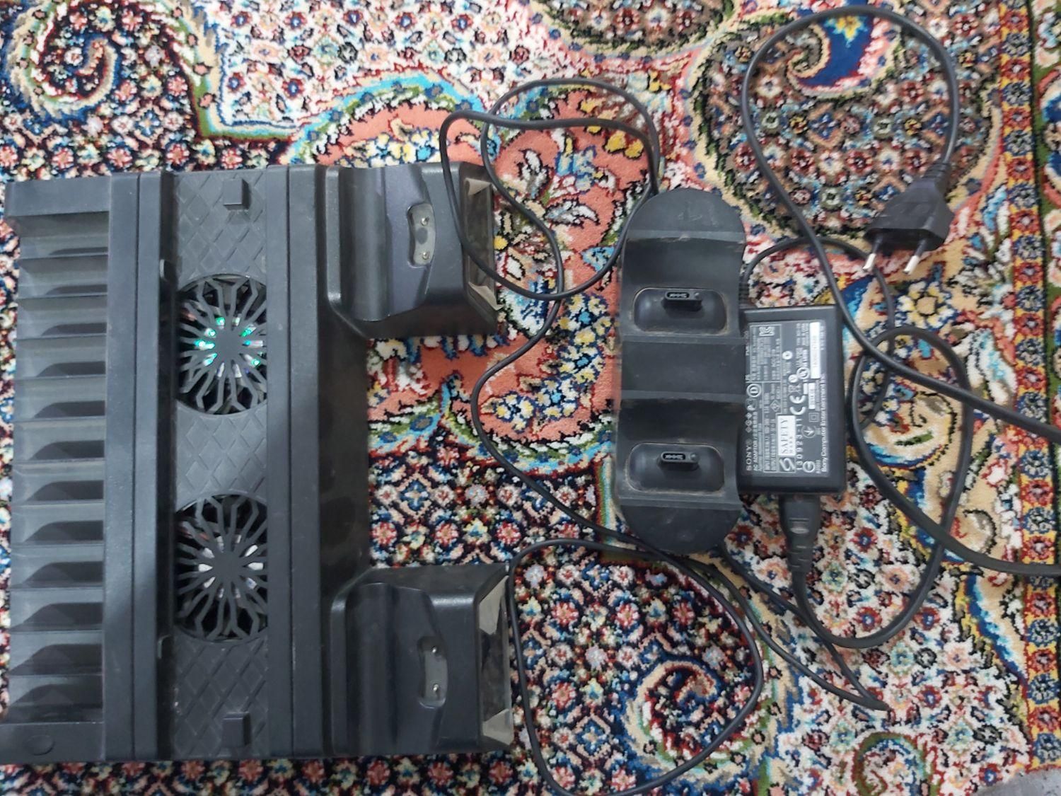 فن خنک کننده و پایه شارژر پی اس فور|کنسول، بازی ویدئویی و آنلاین|پارس‌آباد, |دیوار