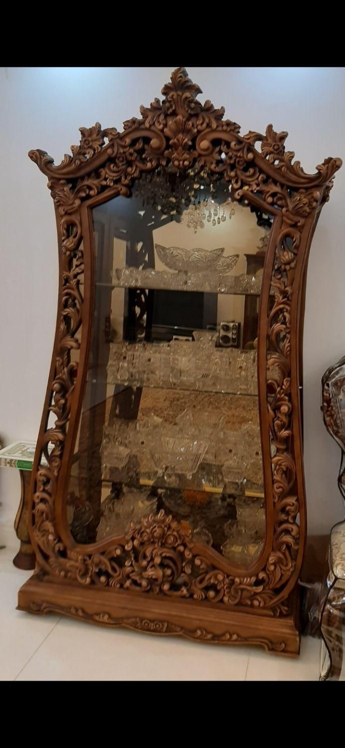 ویترین کنده کاری،چوب گردو،کارسفارشی|بوفه، ویترین، کنسول|اسلامشهر, شهرک قائمیه|دیوار