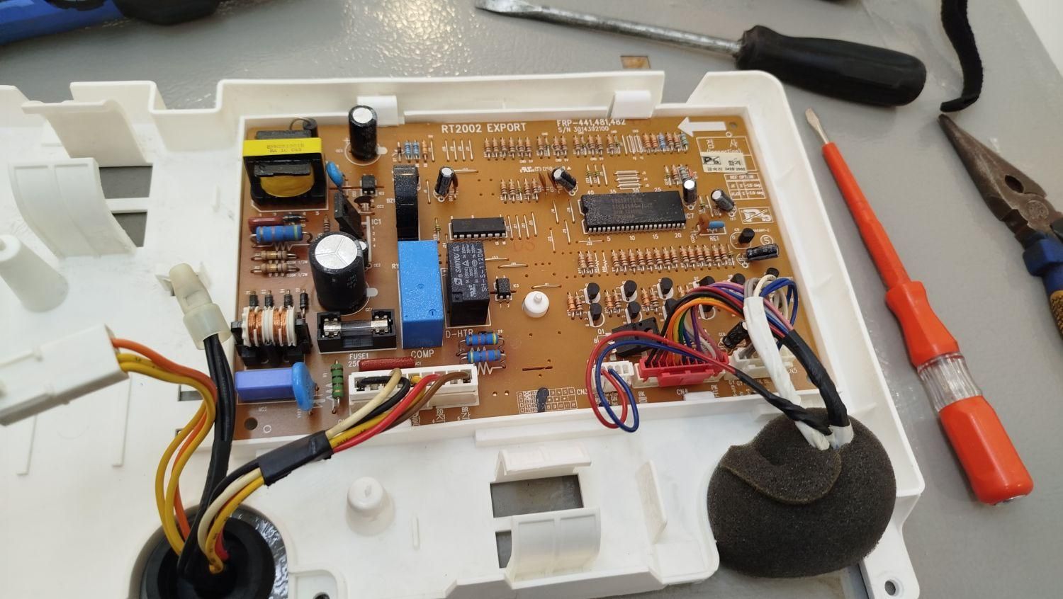 تعمیرکار یخچال یخچالساز تعمیرات یخچال در اندیشه|خدمات پیشه و مهارت|اندیشه, اندیشه فاز ۴|دیوار