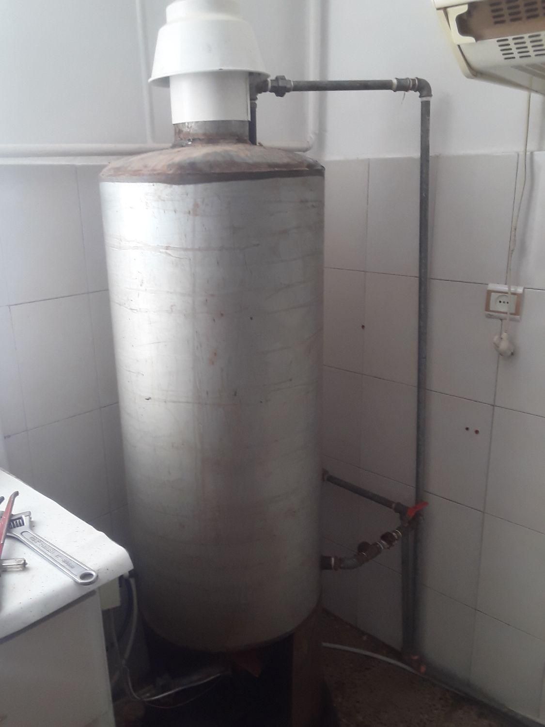 نصب و تعمیر انواع آبگرمکن دیواری و زمینی و بخاری|خدمات پیشه و مهارت|ملایر, |دیوار