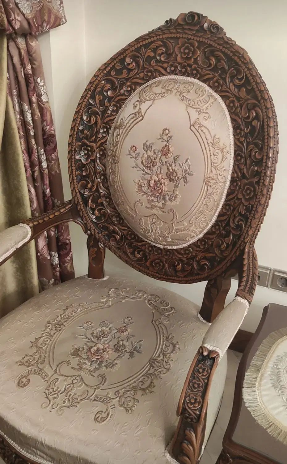 مبلمان عتیقه از چوب گردو با منبت ریز|مبلمان خانگی و میز عسلی|تهران, دروس|دیوار