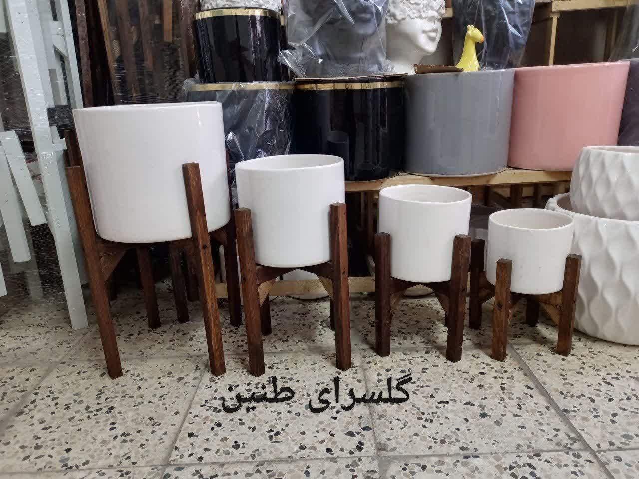 4تا پایه گل 4تا گلدون سفید|گل و گیاه طبیعی|مشهد, طلاب|دیوار