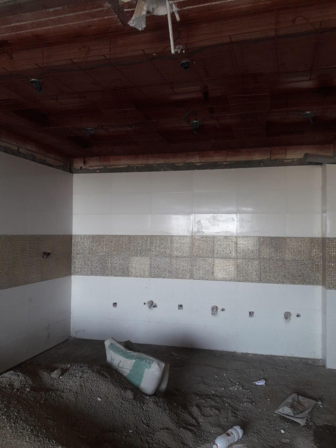 نصب انواع کاشی وسرامیک کاری پذیرفته میشود استاد|خدمات پیشه و مهارت|چمستان, |دیوار